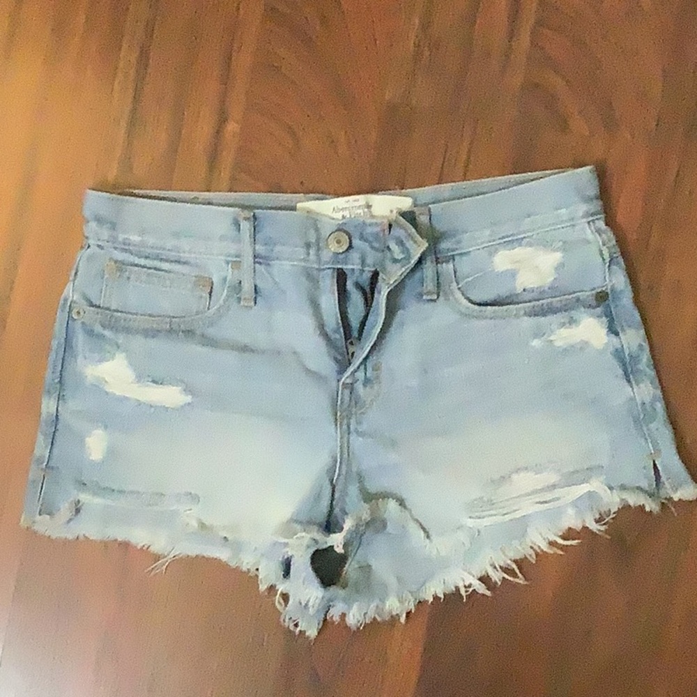 Abercrombie & Fitch women’s ripped jean shorts size 2